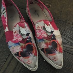 Slip on flower printed sneaker shoes